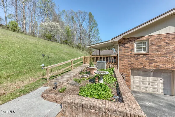 $279,900 | 389 Jenkins Hollow Road, Elizabethton, TN 37643