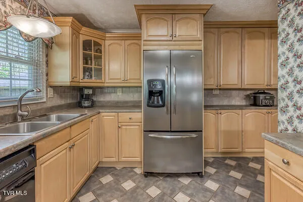 $279,900 | 389 Jenkins Hollow Road, Elizabethton, TN 37643