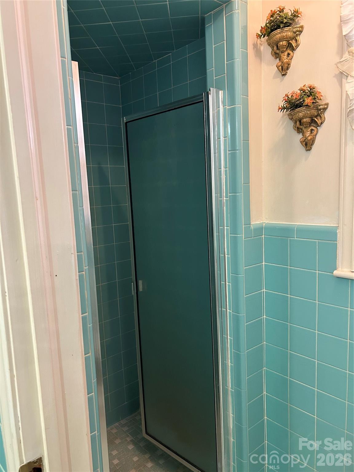336 Bridges Road Blacksburg, SC 29702 - Photo 14 of 26 a bathroom with a shower and a sink