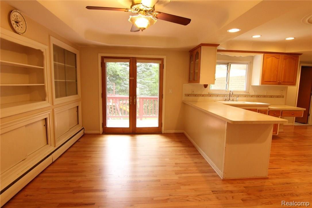 671 Wilwood Road Rochester, MI 48309 - Photo 16 of 39 Breakfast Nook.JPG