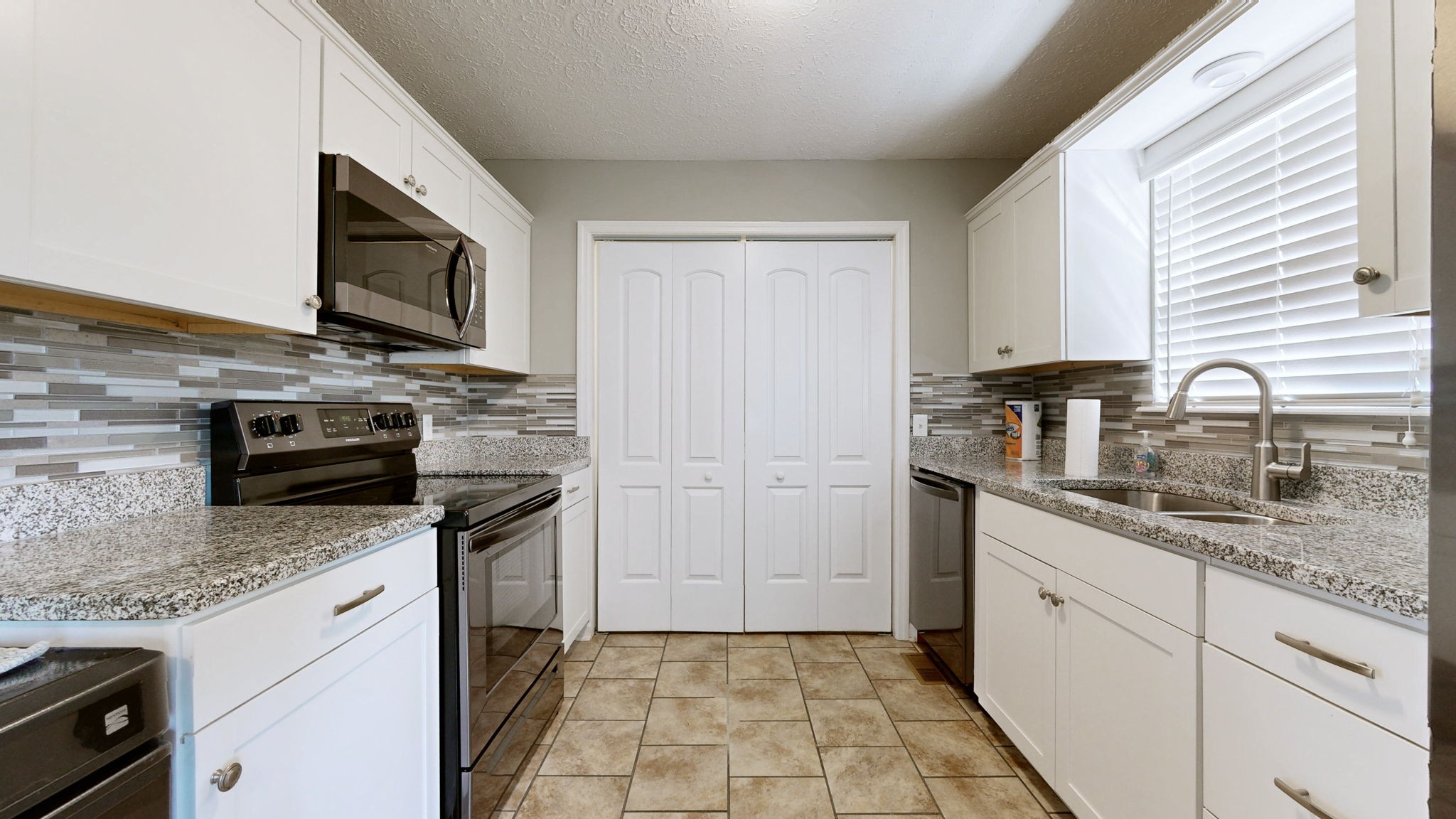 7992 Lebanon Road Murfreesboro, TN 37129 - Photo 7 of 32 Gallery Image 7