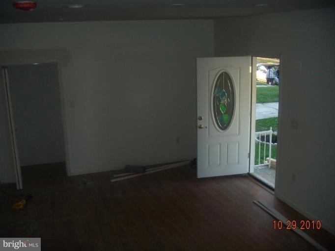 3715 West Cold Spring Lane Baltimore, MD 21215 - Photo 4 of 16 New Windows & Doors==