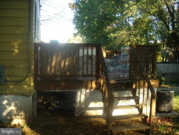 3715 West Cold Spring Lane Baltimore, MD 21215 - Photo 7 of 16 Deck off Kitchen in yard-