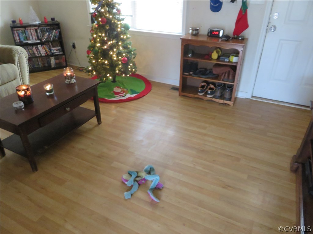 9122 Robin Road Disputanta, VA 23842 - Photo 5 of 16 Gallery Image 5