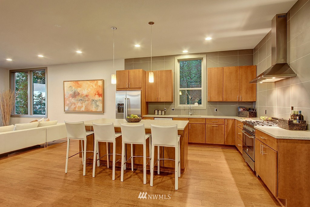 4724 West Ruffner Street Seattle, WA 98199 - Photo 12 of 25 Gallery Image 12