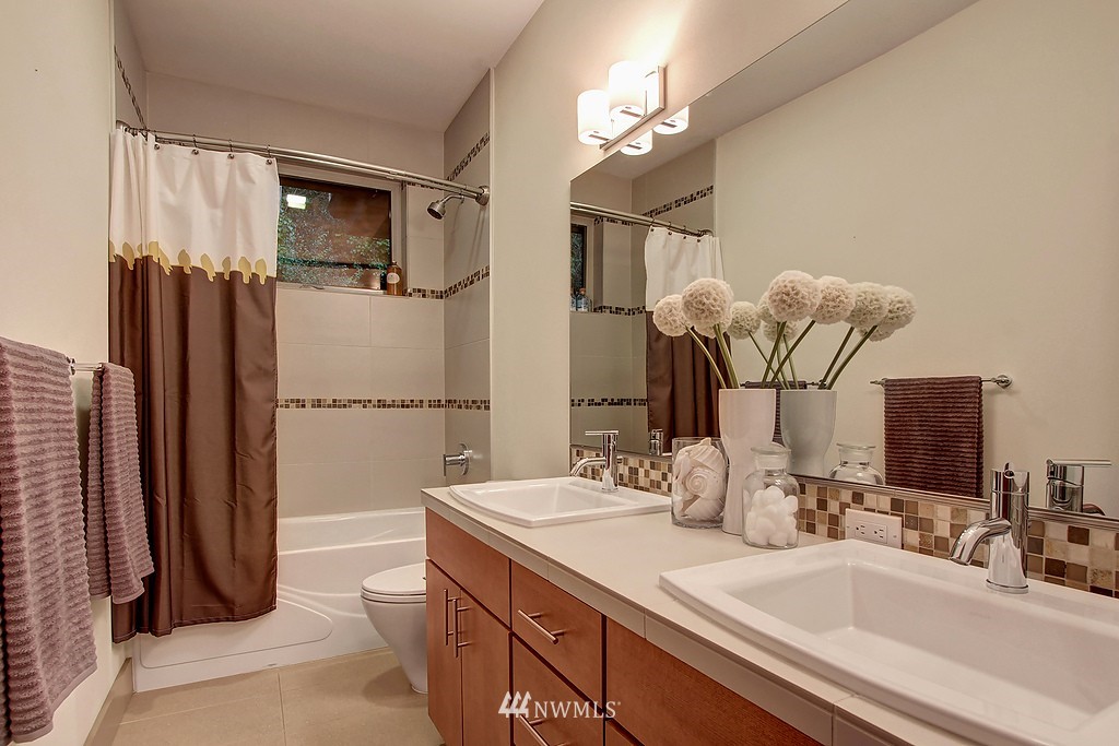 4724 West Ruffner Street Seattle, WA 98199 - Photo 17 of 25 Gallery Image 17