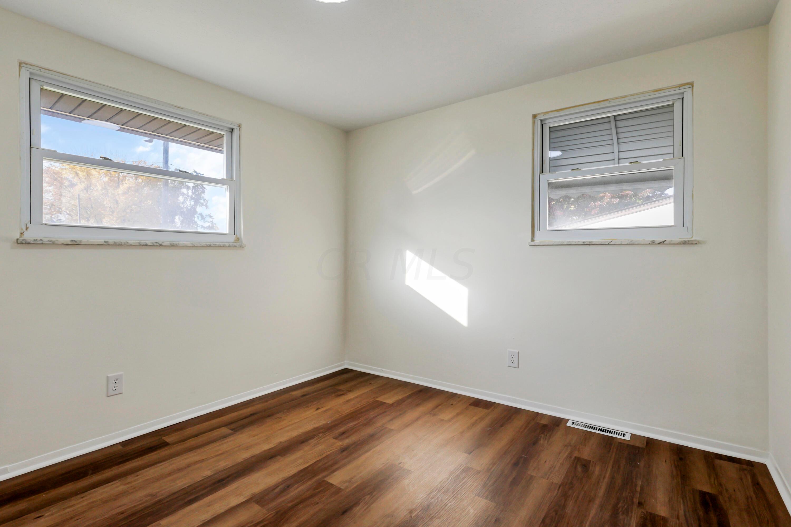 3846 Eakin Road Columbus, OH 43228 - Photo 32 of 51 0N4A3971