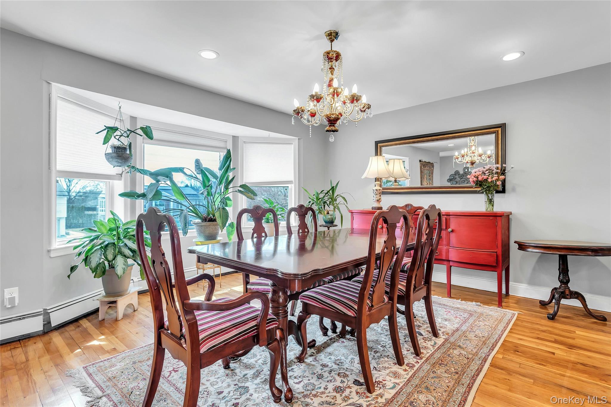 170 Old Courthouse Road Manhasset Hills, NY 11040 - Photo 6 of 35