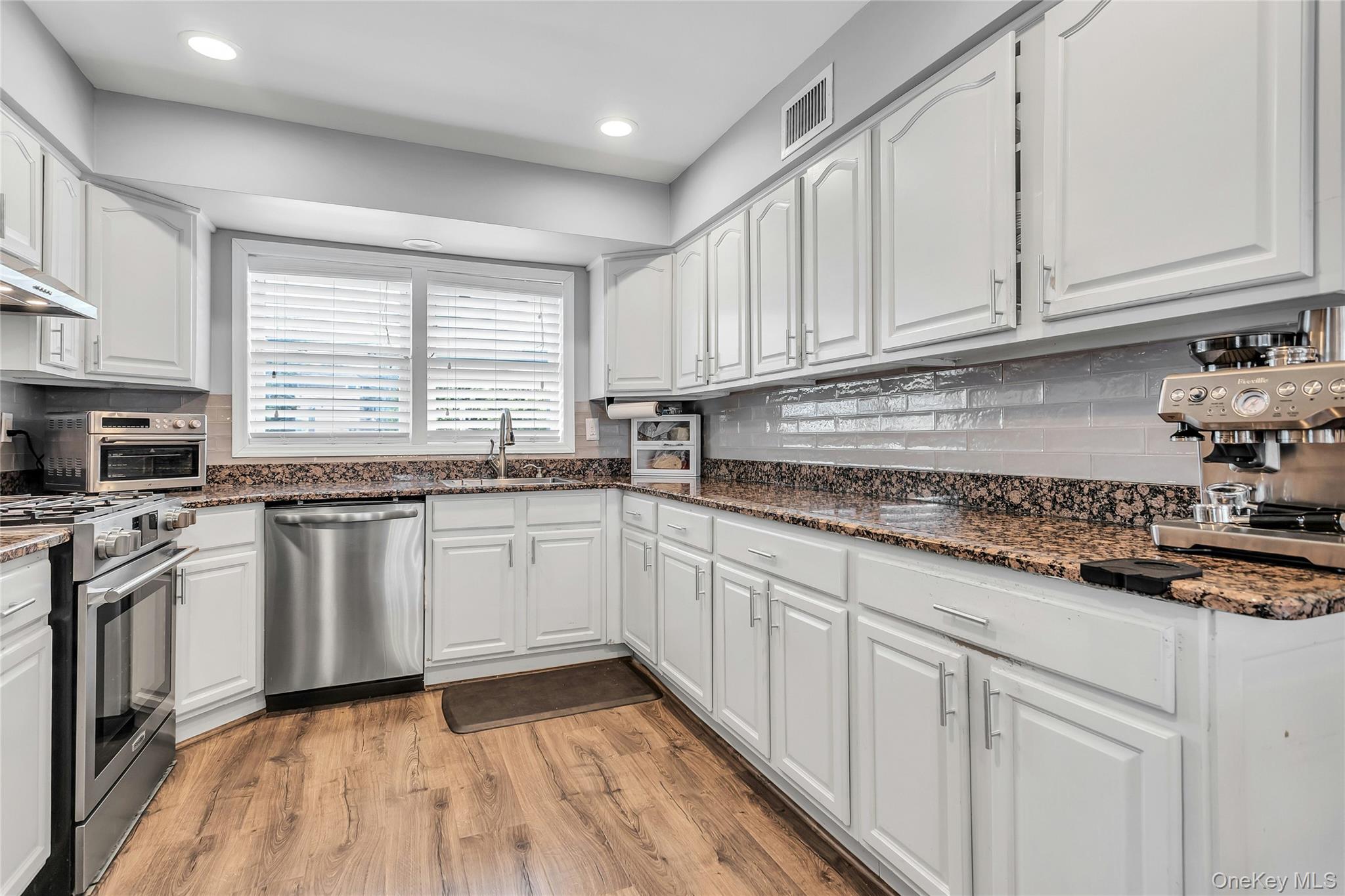 170 Old Courthouse Road Manhasset Hills, NY 11040 - Photo 10 of 35 View Facing into Kitchen