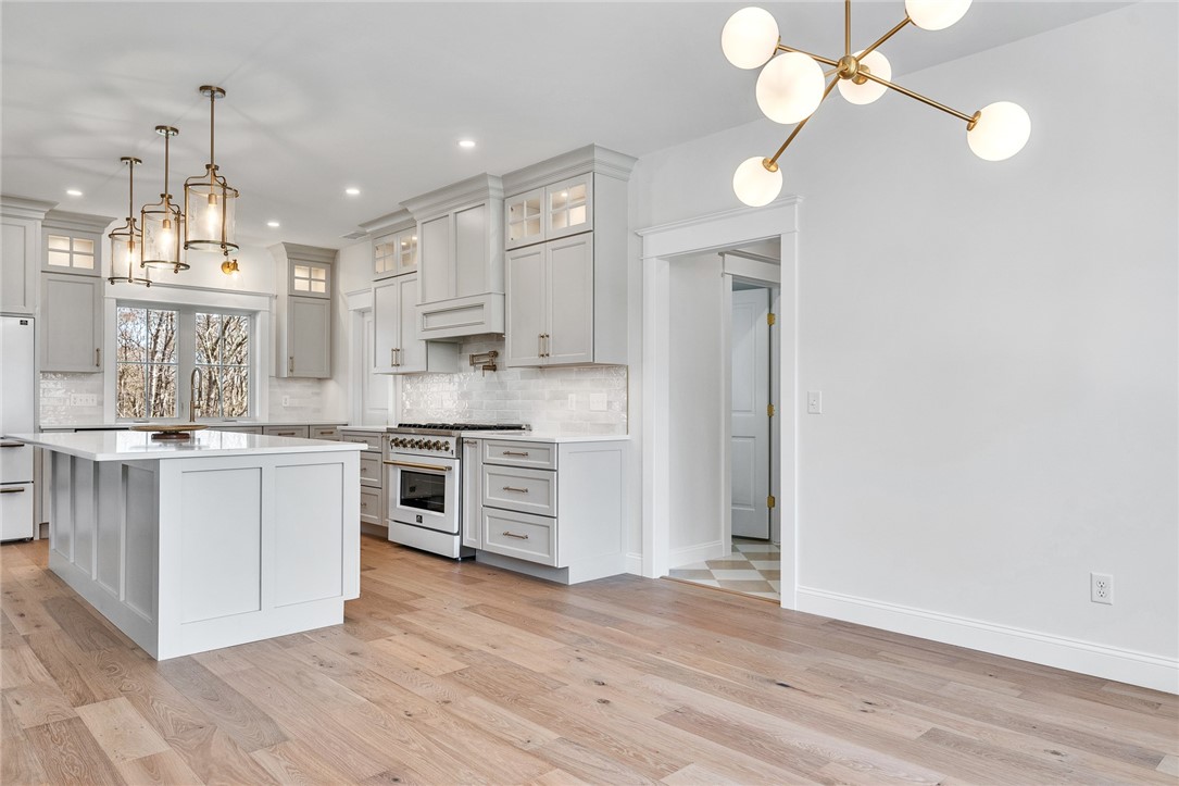 63 Forrest Lane Charlestown, RI 02813 - Photo 4 of 47