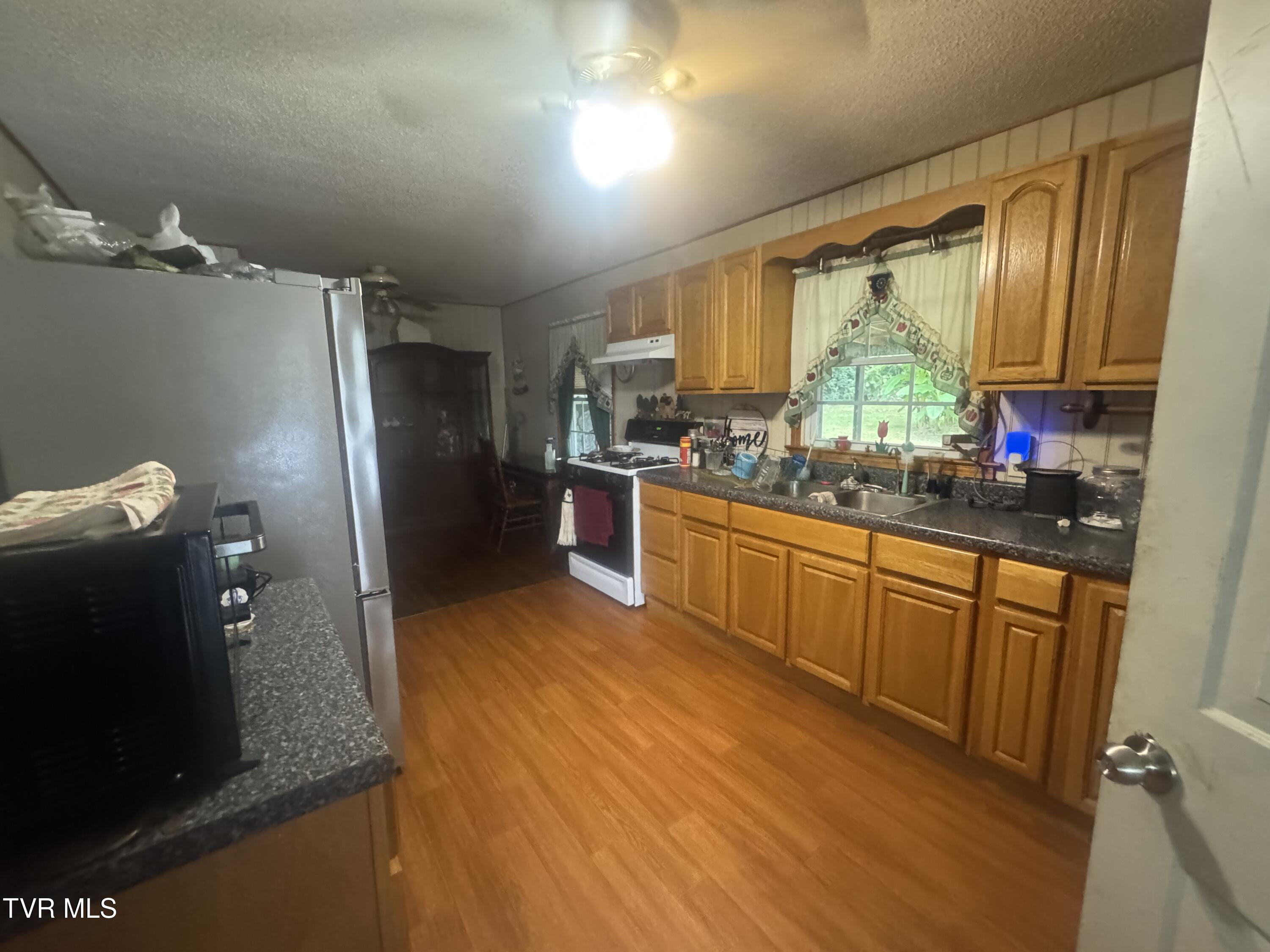 604 Trudy Street Elizabethton, TN 37643 - Photo 12 of 19 IMG_7945