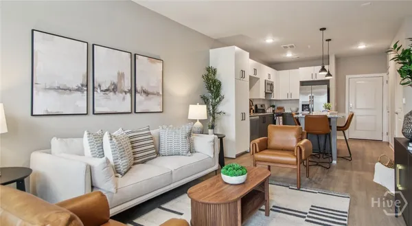 $1,825 | 5700 Ogeechee Road, Unit B1, Savannah, GA 31419