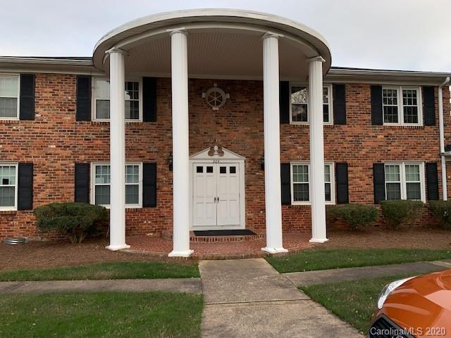904 McAlway Road Charlotte, NC 28211 - Photo 2 of 9 a front view of a house with garden