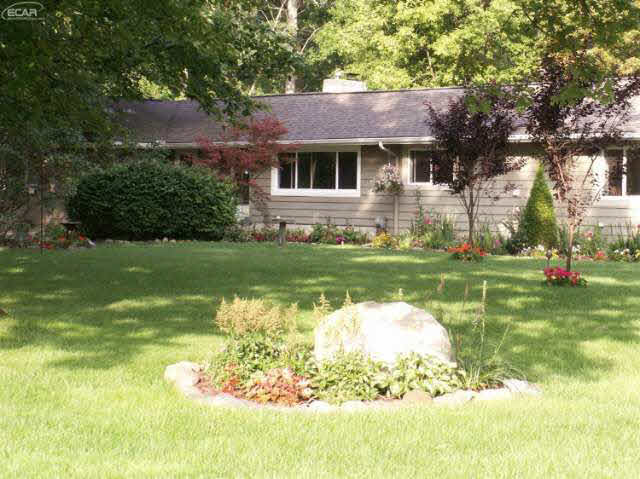7338 Porter Road Grand Blanc, MI 48439 - Photo 2 of 38 20452863-1.JPG