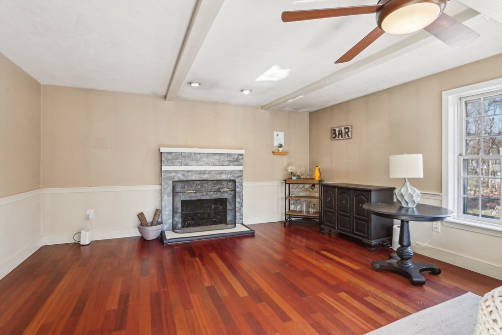 22 Fox Run Road Medway, MA 02053 - Photo 6 of 38 Gallery Image 6