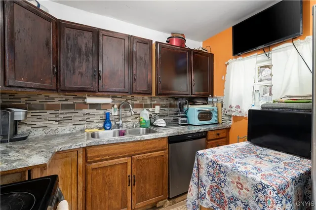 $134,900 | 1107 Warren Street, Utica, NY 13502