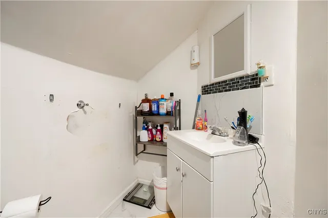 $134,900 | 1107 Warren Street, Utica, NY 13502