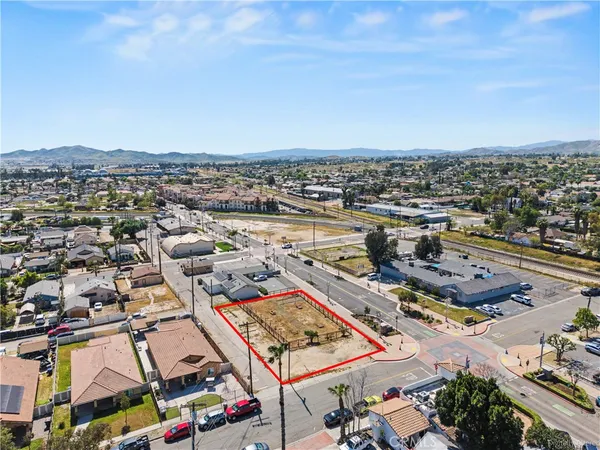 $350,000 | 603 South D Street, Perris, CA 92570