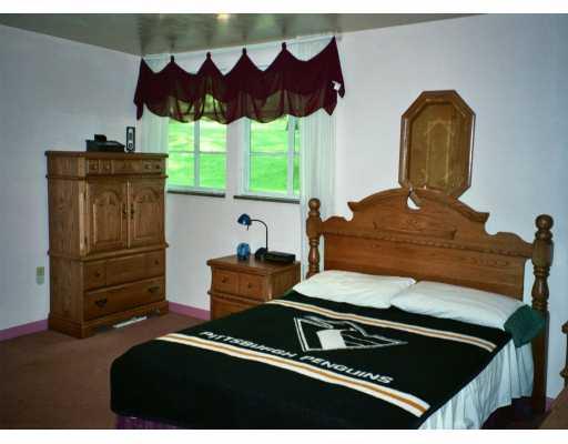 404 Winnerwood Road Pittsburgh, PA 15237 - Photo 6 of 8 Master Bedroom.