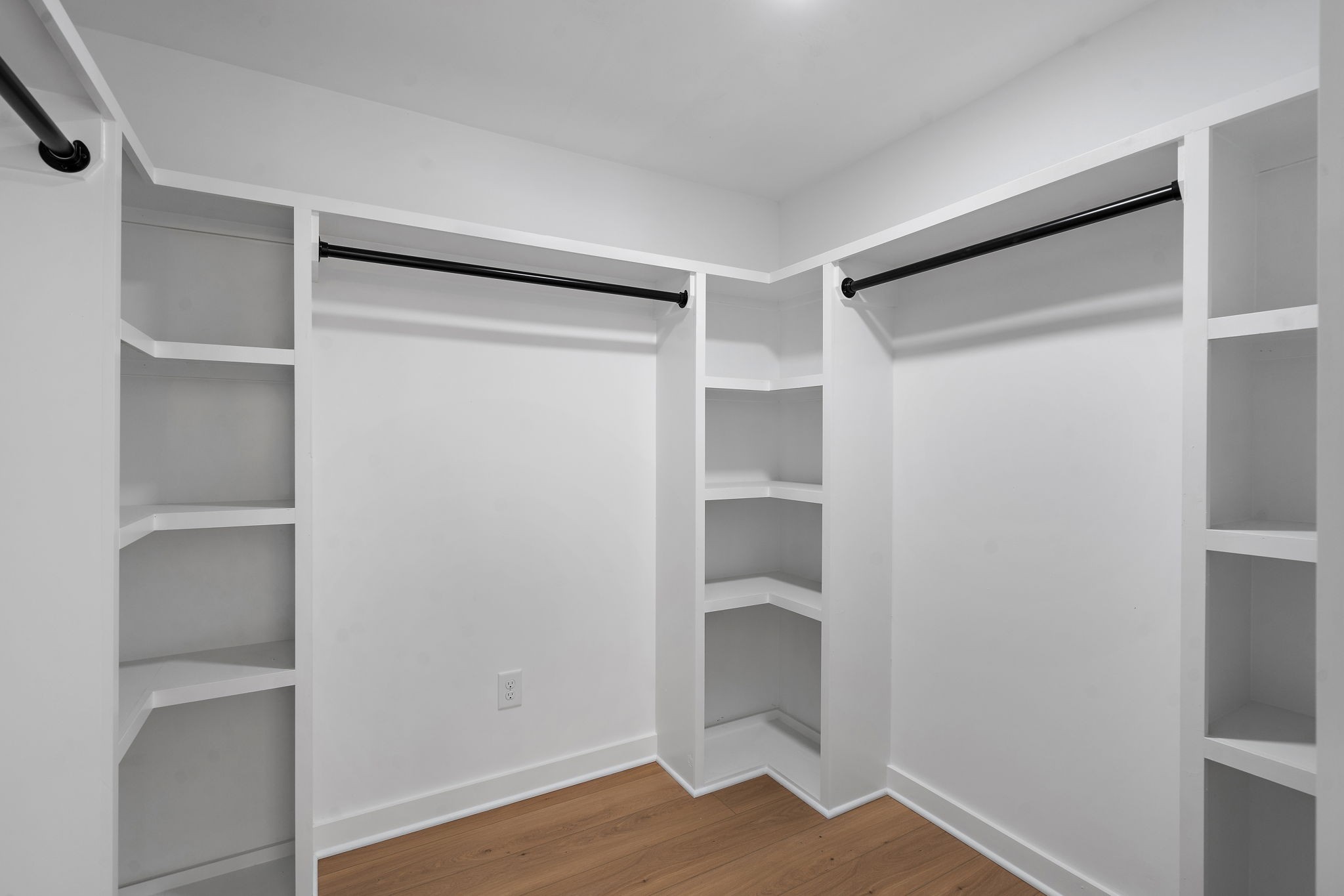 1015 Lock 4 Road Gallatin, TN 37066 - Photo 18 of 47 a view of walk in closet with wooden floor