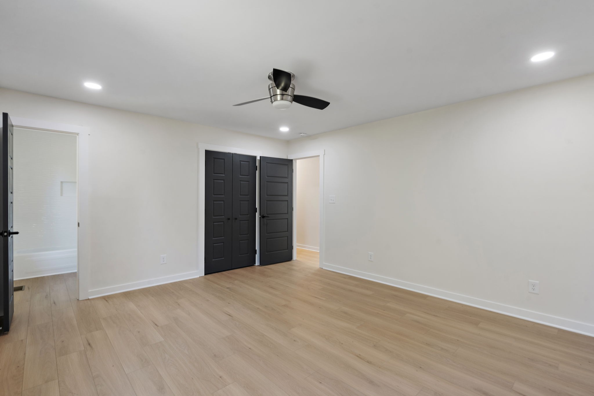 1015 Lock 4 Road Gallatin, TN 37066 - Photo 31 of 47 a view of an empty room with wooden floor