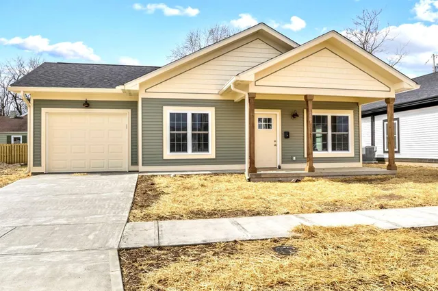 $199,999 | 221 East 9th Street, Connersville, IN 47331