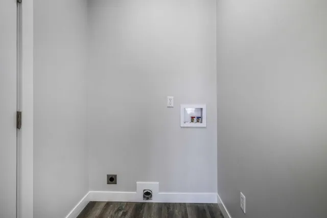 $199,999 | 221 East 9th Street, Connersville, IN 47331