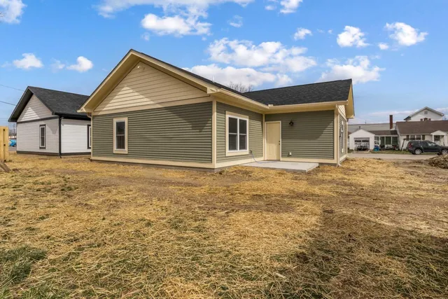 $199,999 | 221 East 9th Street, Connersville, IN 47331