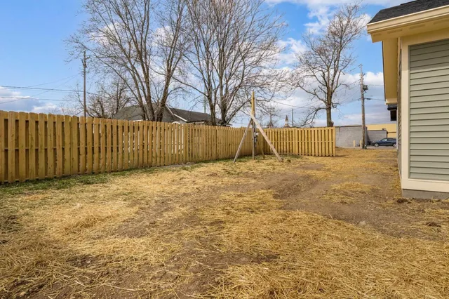 $199,999 | 221 East 9th Street, Connersville, IN 47331