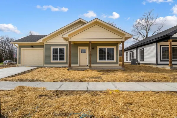 $199,900 | 221 East 9th Street, Connersville, IN 47331