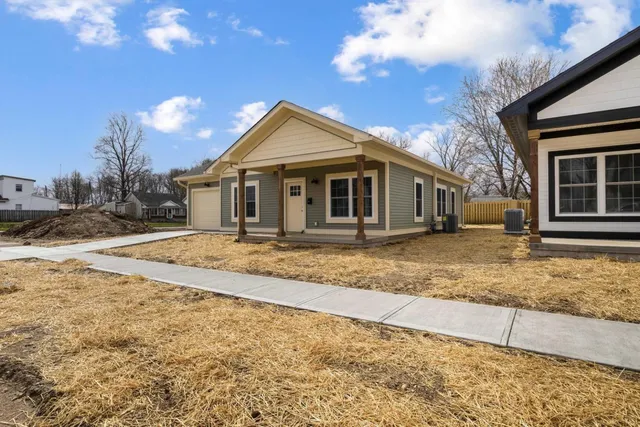 $199,999 | 221 East 9th Street, Connersville, IN 47331