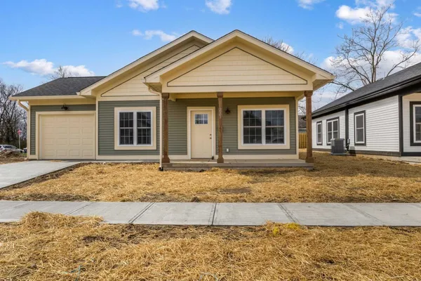 $199,900 | 221 East 9th Street, Connersville, IN 47331