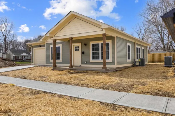 $199,900 | 221 East 9th Street, Connersville, IN 47331