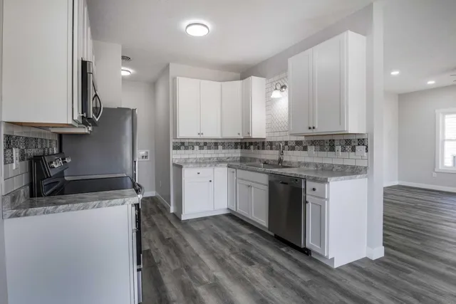 $199,999 | 221 East 9th Street, Connersville, IN 47331