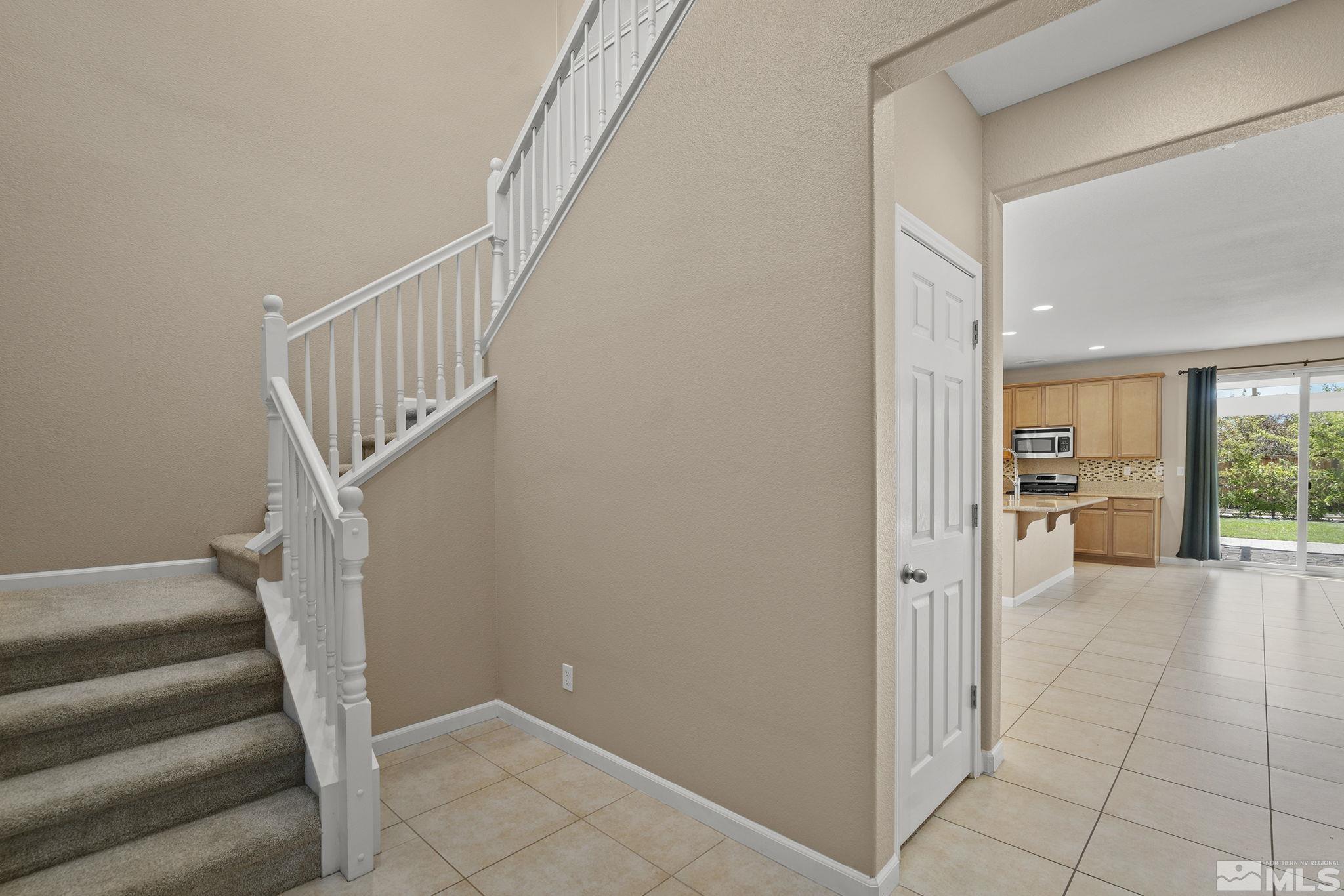 2075 Lonesome Spur Drive Reno, NV 89521 - Photo 4 of 32 Photo 4