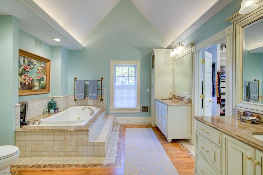 4464 Bent Tree Farm Road Winston-Salem, NC 27106 - Photo 38 of 50 Vaulted ceiling in primary bath
