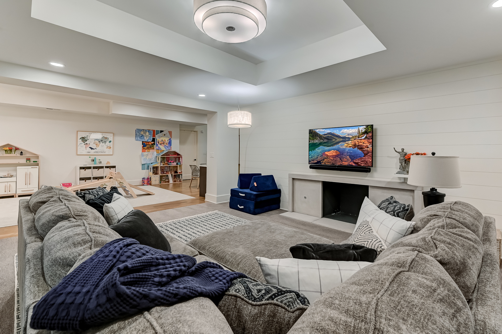 121 East 4th Street Hinsdale, IL 60521 - Photo 44 of 60