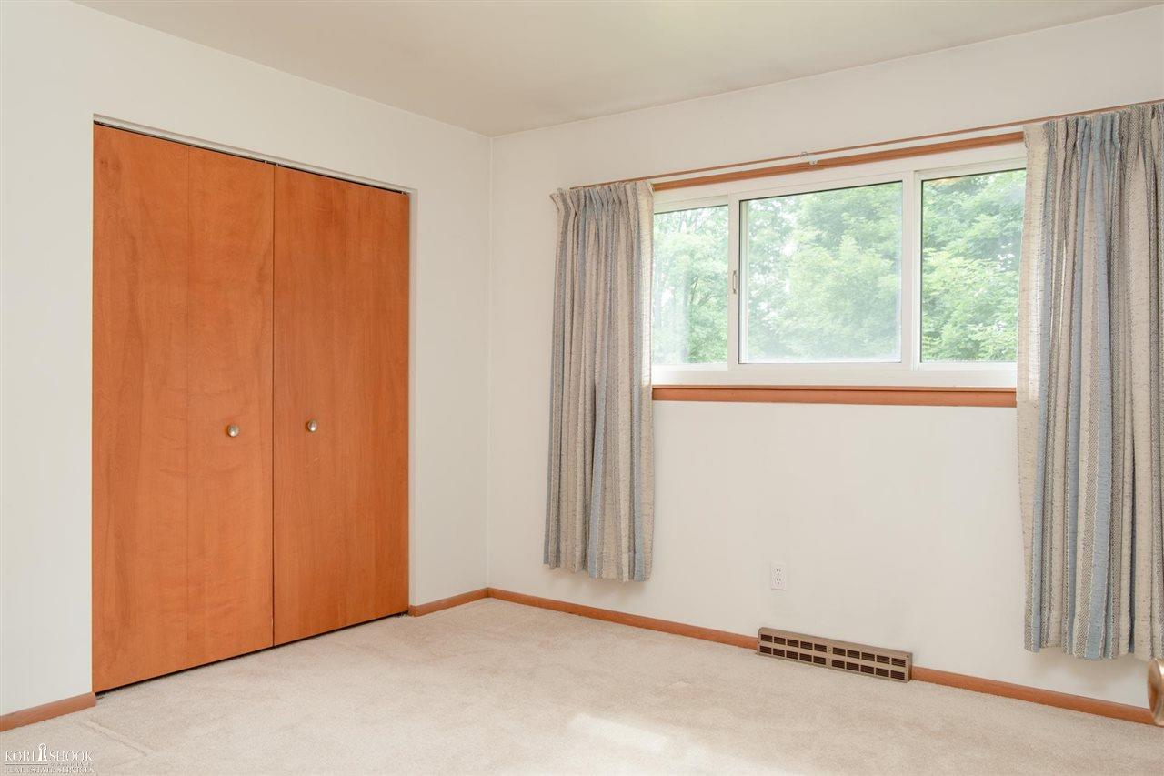 4121 South State Road Durand, MI 48429 - Photo 8 of 29 50081956-7.JPG