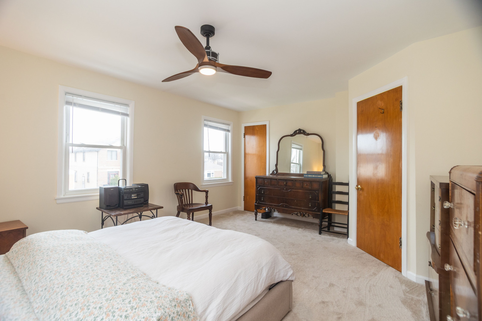 6552 North Troy Street Chicago, IL 60645 - Photo 14 of 29
