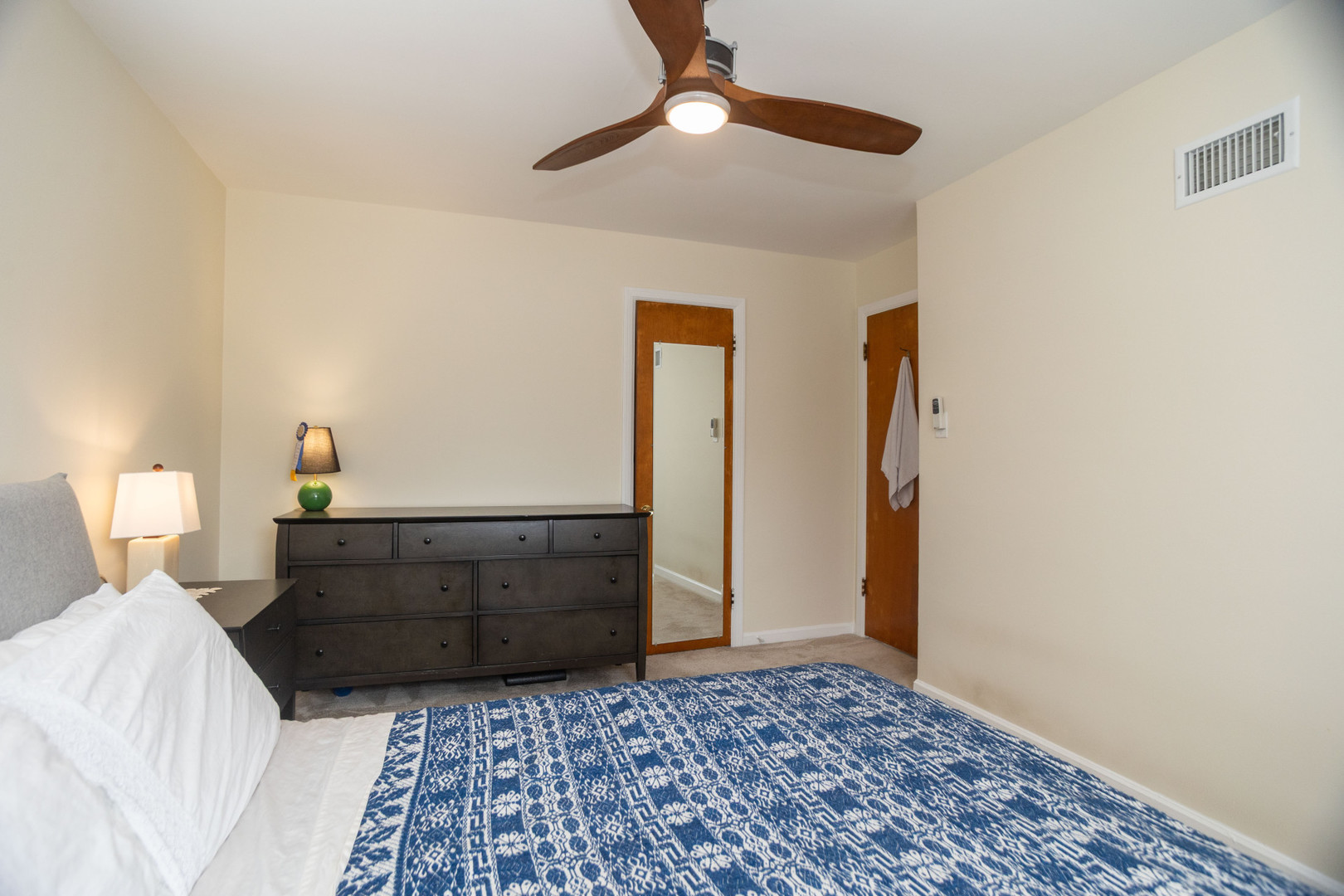 6552 North Troy Street Chicago, IL 60645 - Photo 16 of 29
