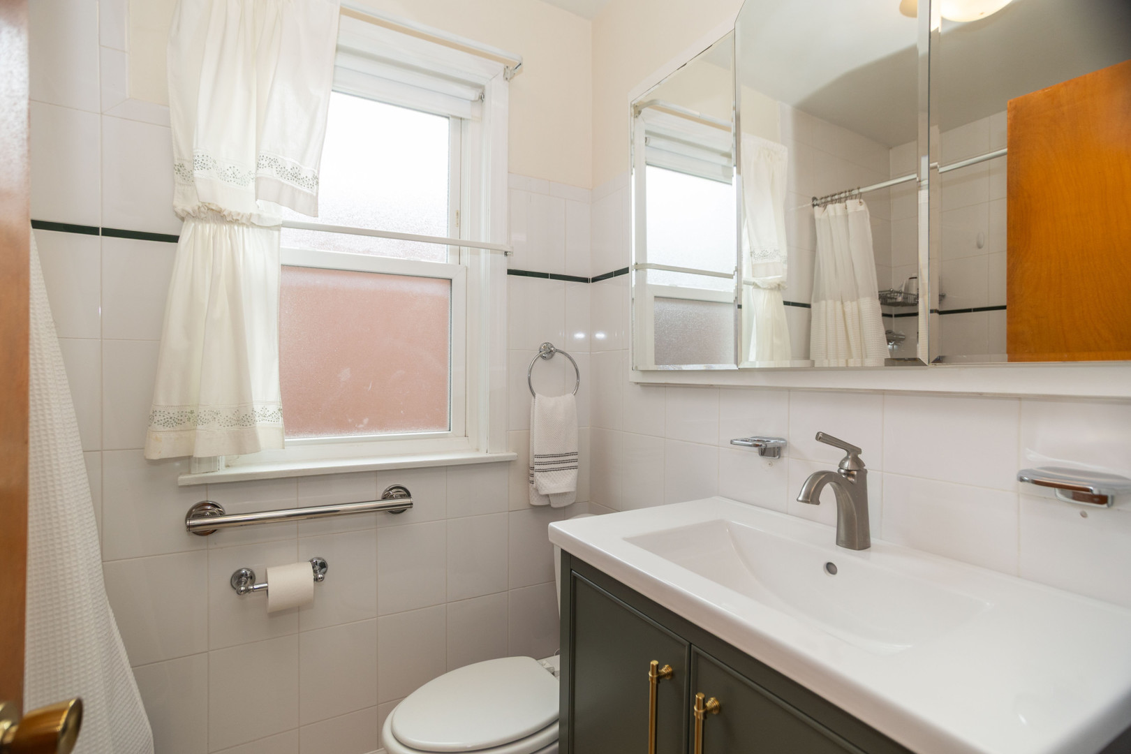 6552 North Troy Street Chicago, IL 60645 - Photo 19 of 29