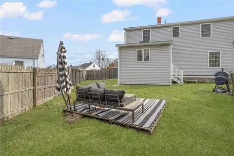 $620,000 | 4 Halsey Avenue, Middletown, RI 02842