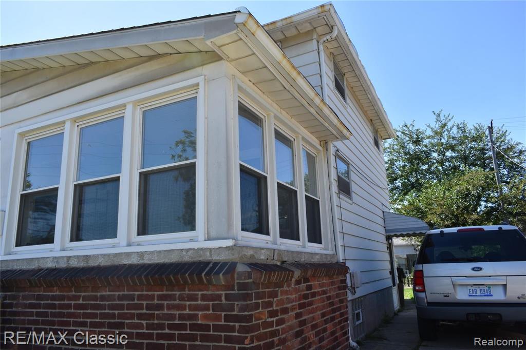 160 Roehrig Street Trenton, MI 48183 - Photo 3 of 26