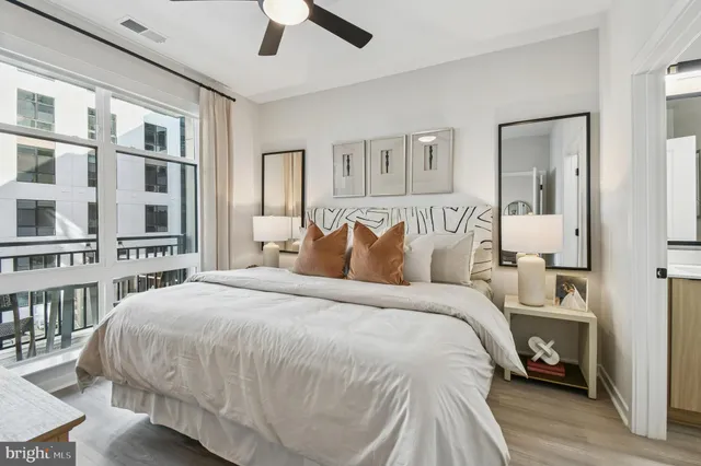 $2,525 | 43601 Charitable Street, Unit 273, Ashburn, VA 20148