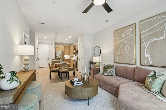 $2,525 | 43601 Charitable Street, Unit 273, Ashburn, VA 20148