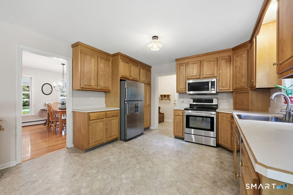 212 Martin Road Hebron, CT 06248 - Photo 11 of 36 Gallery Image 11