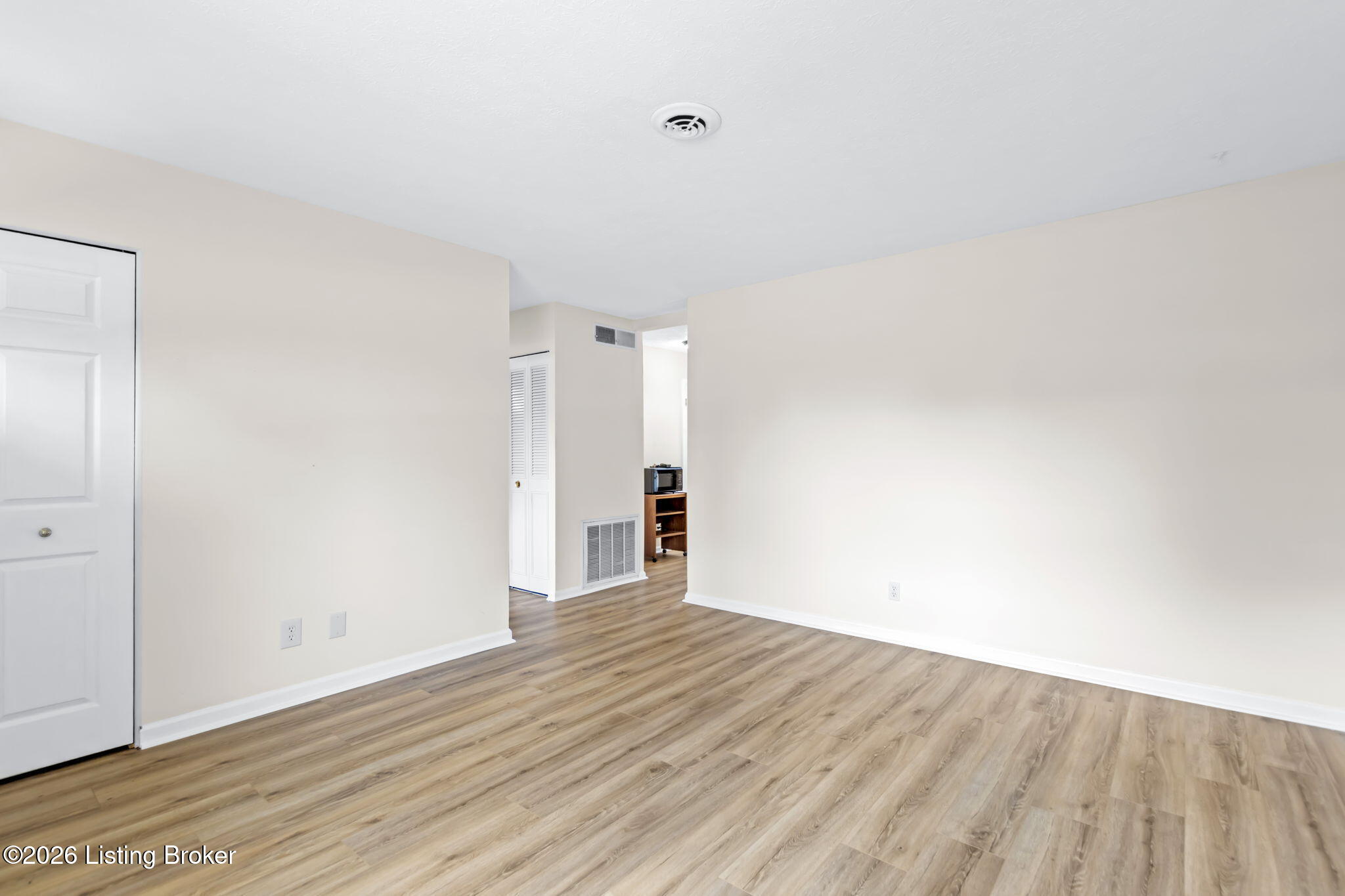 7400 Terry Road Louisville, KY 40258 - Photo 6 of 43 9-web-or-mls-4F0A4971