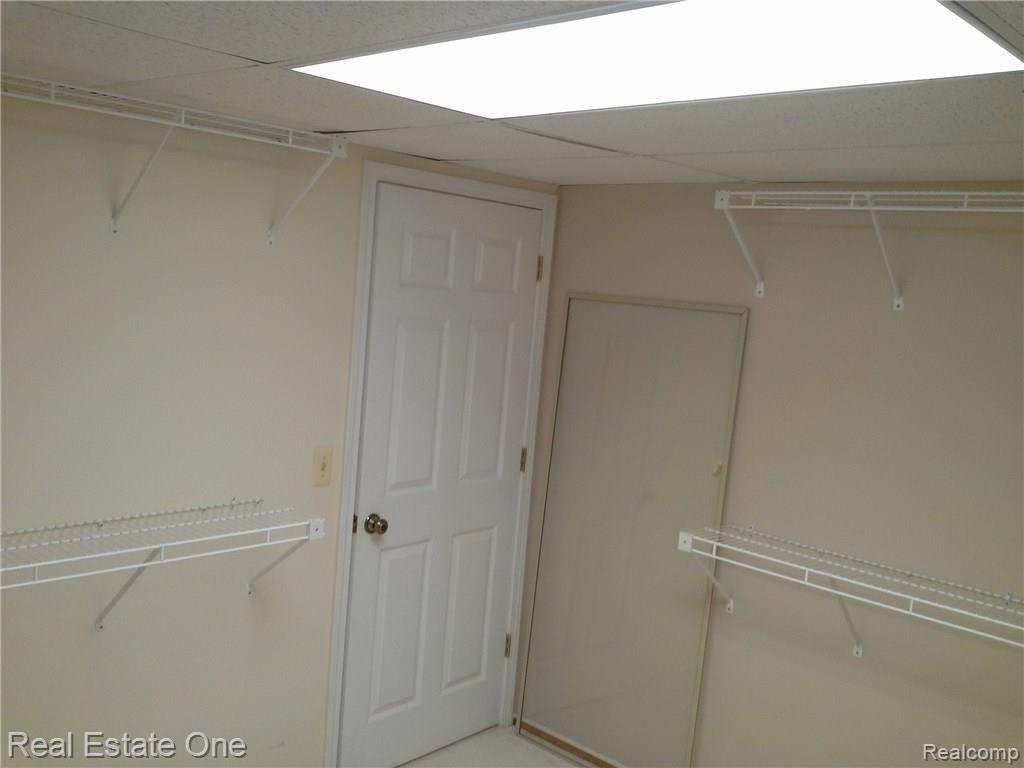 170 Pine Tree Ridge Waterford, MI 48327 - Photo 49 of 63