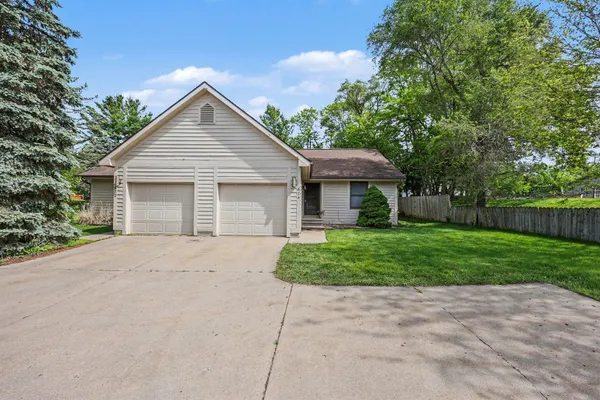 $250,000 | 674 South Street, Grass Lake, MI 49240