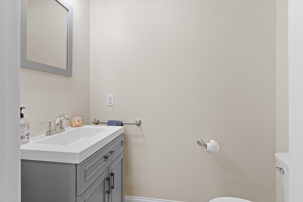 70 Kent Road Lynn, MA 01904 - Photo 12 of 42 Gallery Image 12